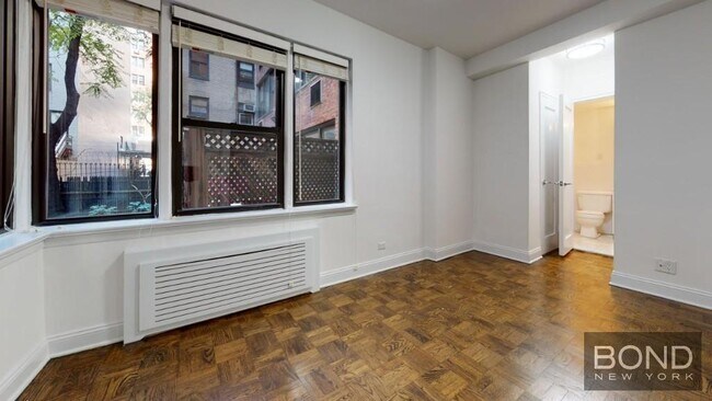 Building Photo - 20 Beekman Pl