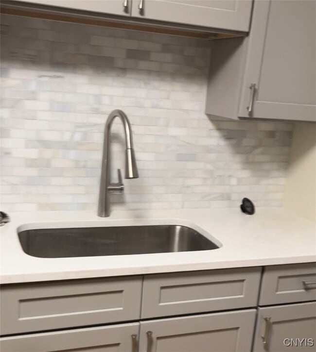 Building Photo - 2018 James St