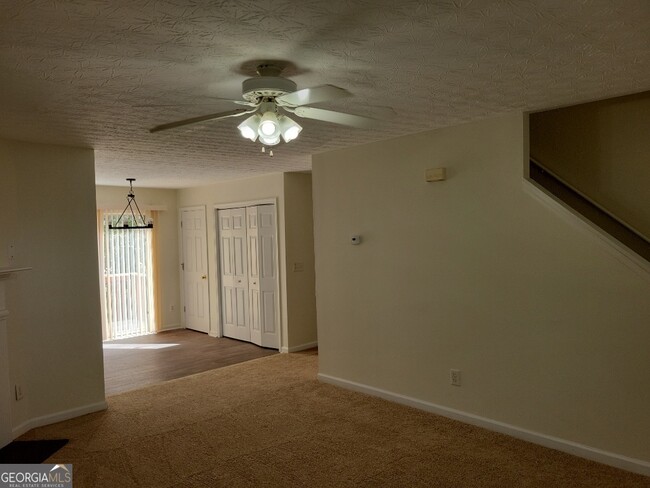 Building Photo - 356 Springbottom Ct SE