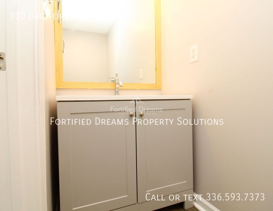 Building Photo - 310 Bridford Downs Dr