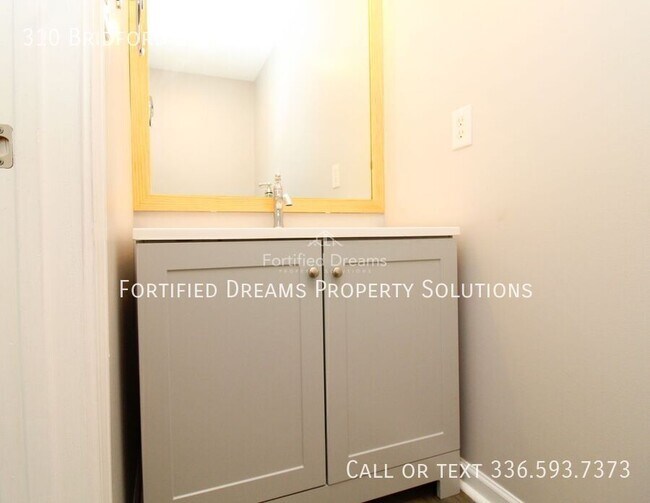 Building Photo - 310 Bridford Downs Dr