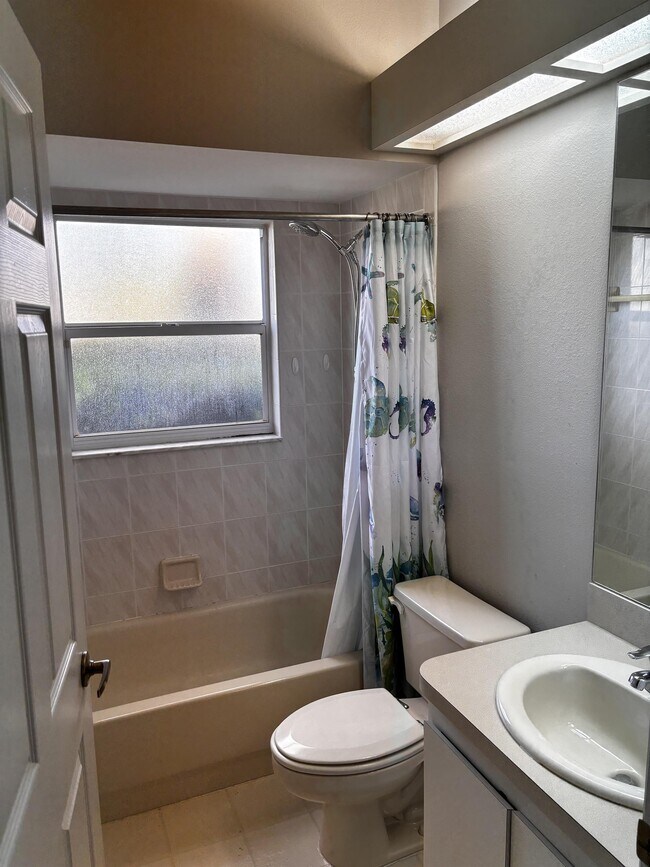 Building Photo - 5220 W Mountainview Cir