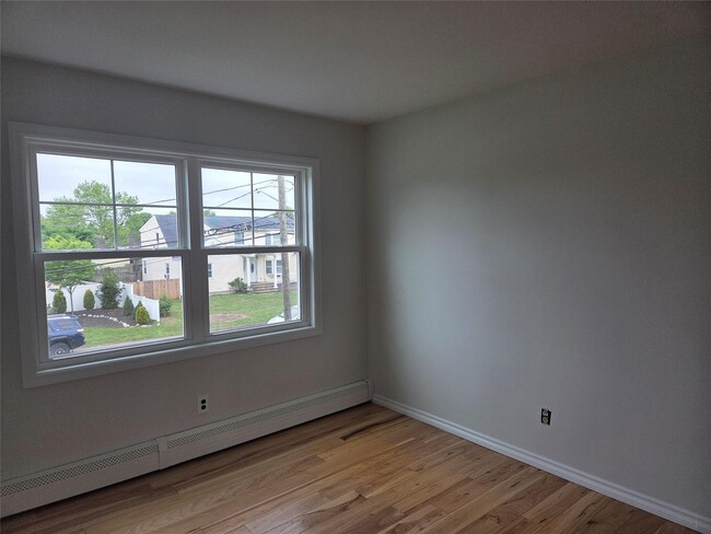 Building Photo - 332 51st St