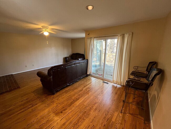 Building Photo - Charming 2BD, 2BA Durham Townhome South of Duke University