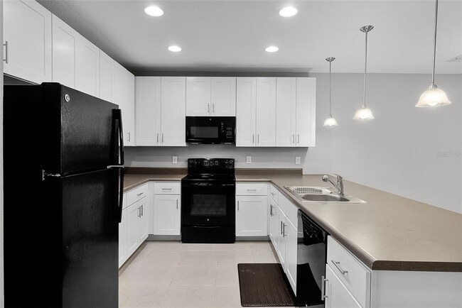 Building Photo - 228 Primrose Dr