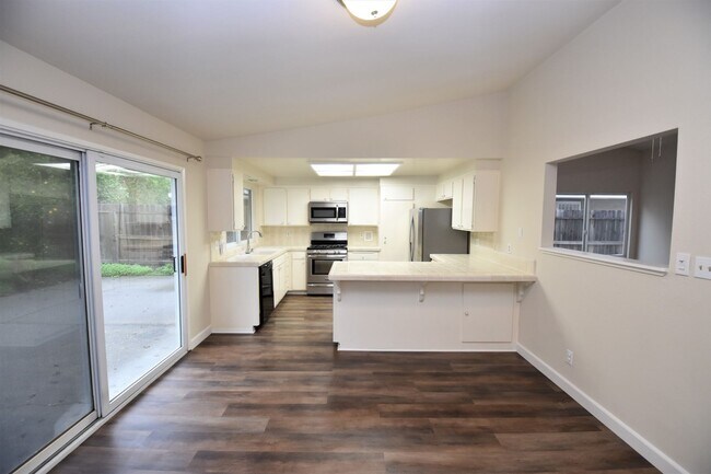 Building Photo - 3324 Lillard Dr