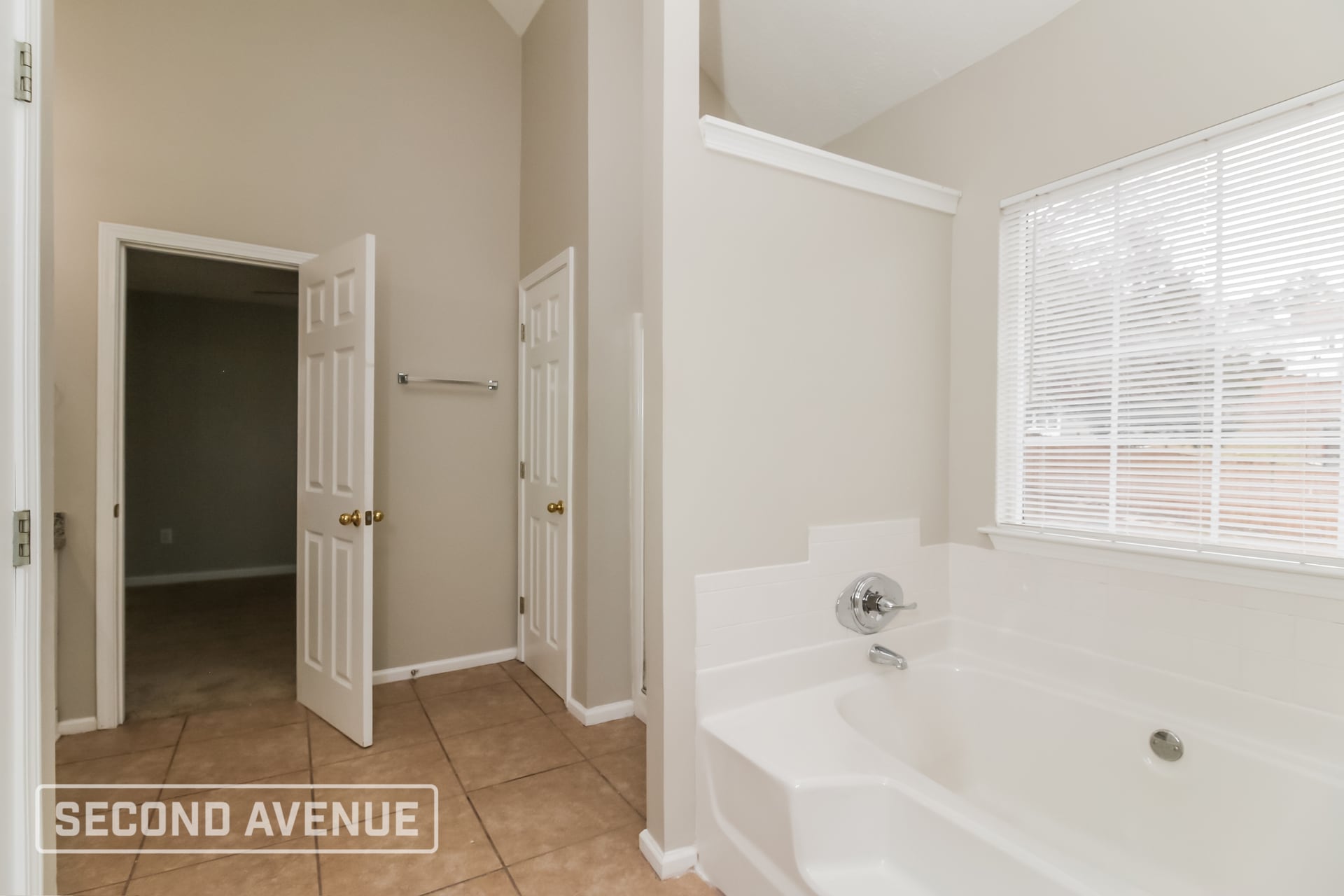 Building Photo - 5681 Spring Mill Cir