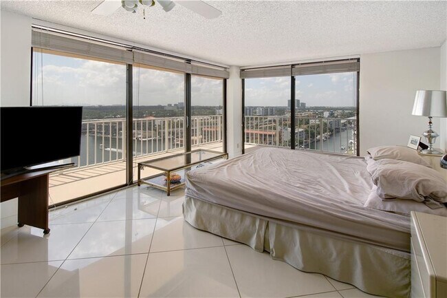 Building Photo - 290 174th St St