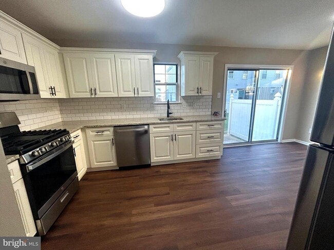 Primary Photo - 1020 Hillsboro Ct