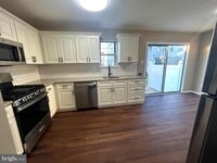 Building Photo - 1020 Hillsboro Ct