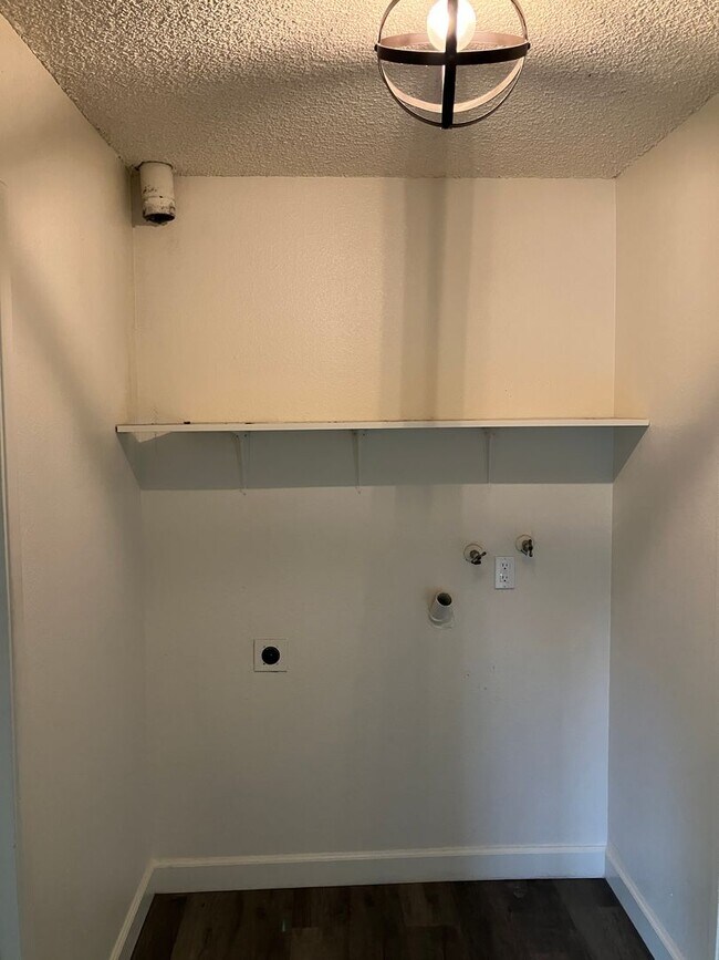 Building Photo - 1112 Patty Way