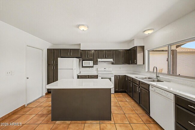 Building Photo - 8689 E Roosevelt Cir