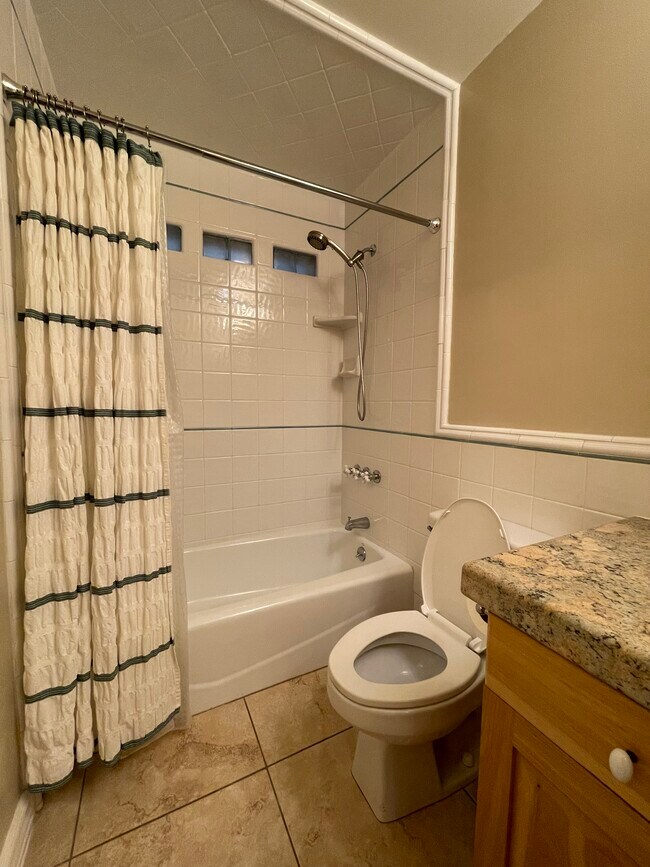 Hall, tub enclosure w shelves+ 1 inset - 23437 Vanowen St