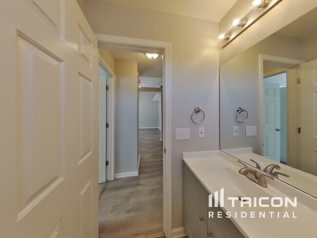 Building Photo - 2985 Harbor Lights Dr