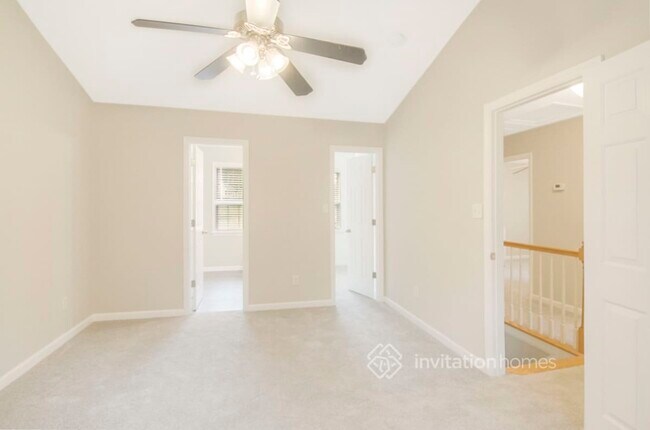 Building Photo - 6900 Longridge Dr