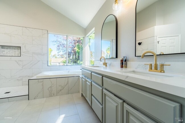 Building Photo - 517 Leafhaven Ln