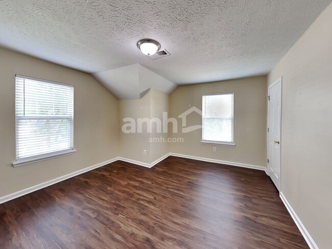 Building Photo - 4854 Lake Park Terrace