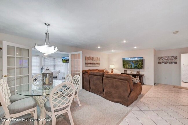 Building Photo - 11 Gilroy St