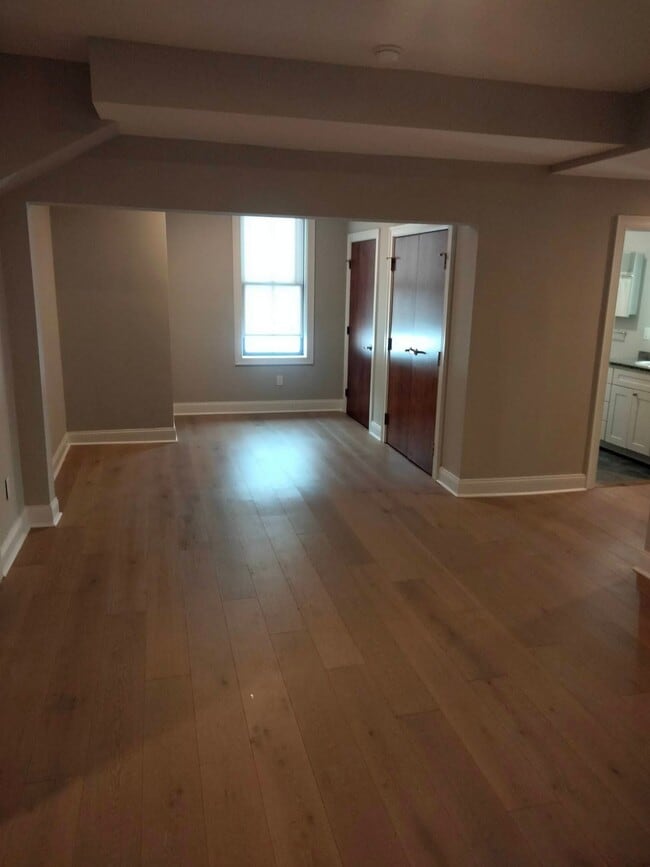 Building Photo - 24 Imlay St