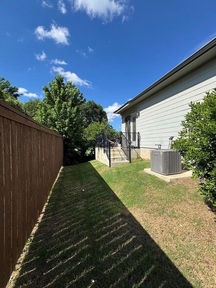 Building Photo - 7305 Conway Dr