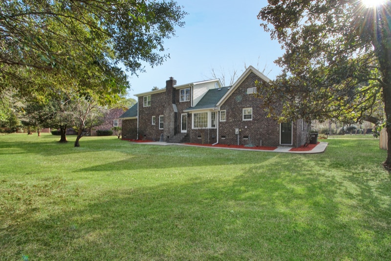 Building Photo - 305 Mayfield St