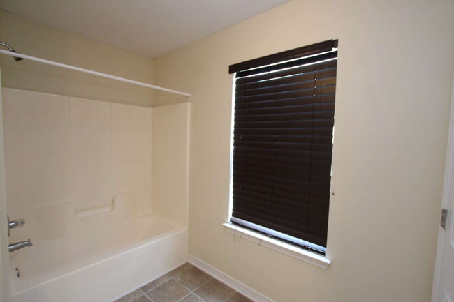Building Photo - Pet Friendly 4BR Near NAS, Beaches & More!...