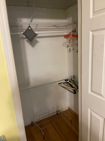 Building Photo - 160 N 16th St