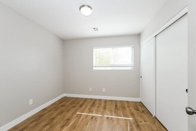 Building Photo - 44 Beach Haven Ave