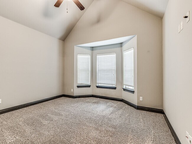 Building Photo - 13609 Gentry Dr
