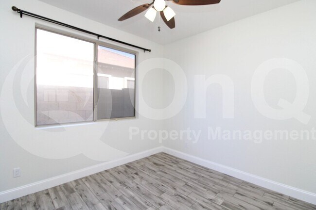 Building Photo - 563 E Krista Way