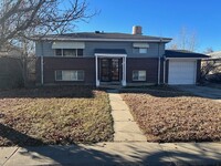 Building Photo - Spacious, Remodeled Bi-Level with 5Bedroom...