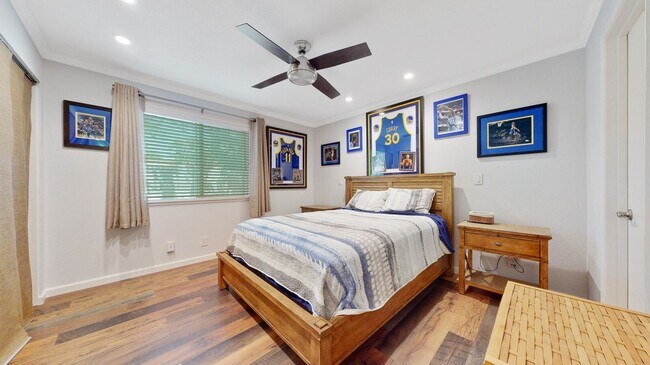 Building Photo - Charming 2-bedroom in Redwood Shores - $3,995/mo