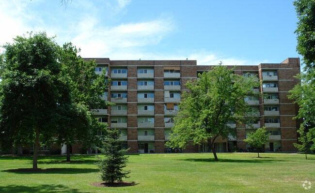 Primary Photo - Capital Plaza Apartments