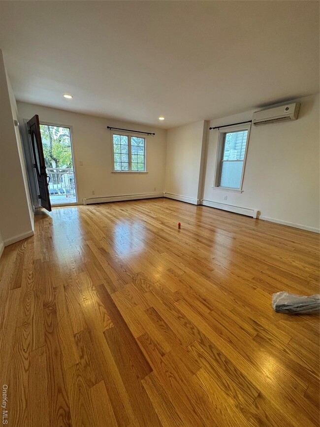 Primary Photo - 9-14 College Point Blvd