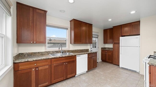 Building Photo - 107 N 1st St