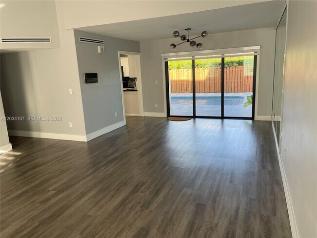 Building Photo - 9645 SW 148th Pl