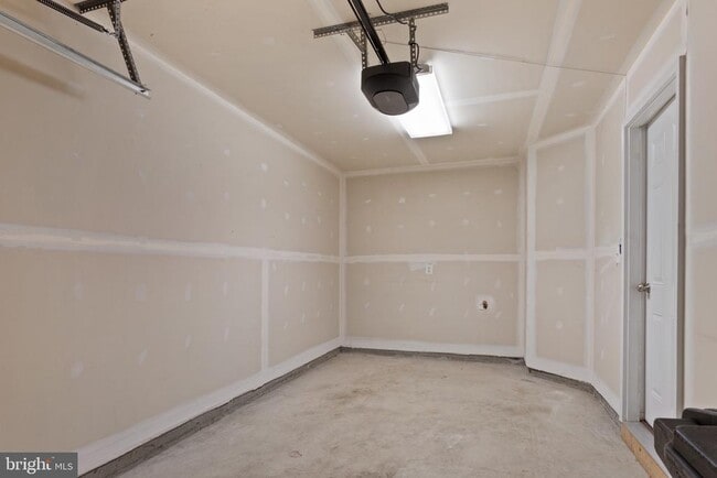 Building Photo - 15728 John Diskin Cir