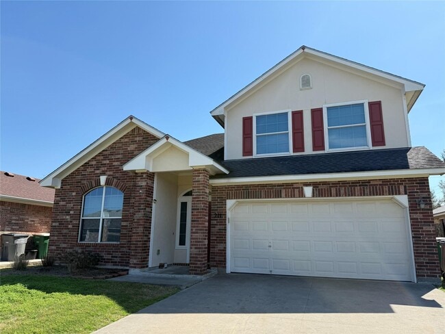Building Photo - 211 Riata