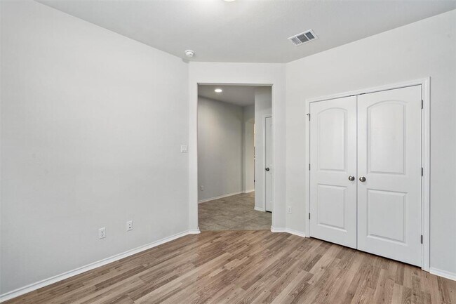 Building Photo - 213 Methodius Dr