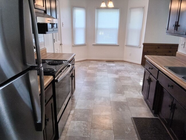 Building Photo - Chesterfield-Salem Church Rd area