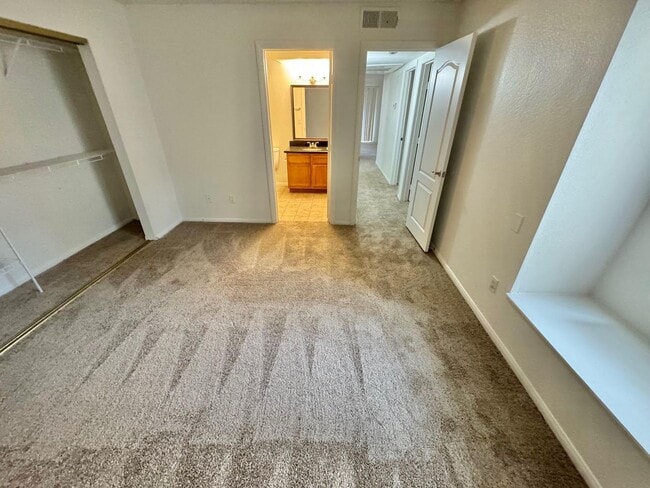 Building Photo - SPACIOUS 3 BEDROOM GROUND FLOOR CONDO