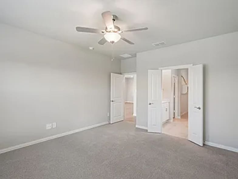 Building Photo - 709 Leavenworth Dr