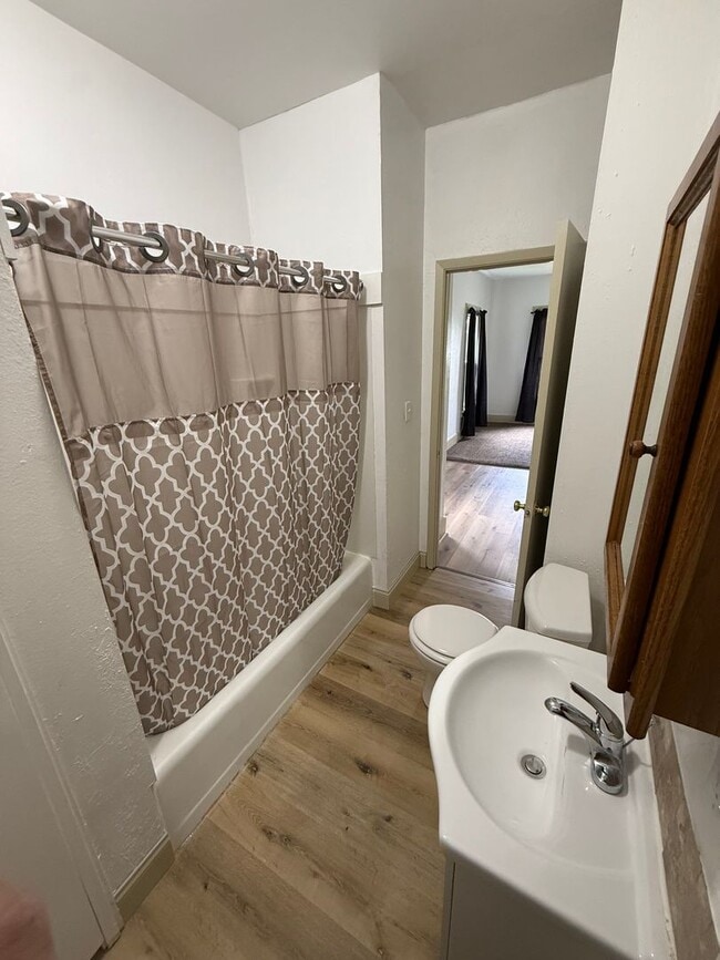Building Photo - Cute and clean 1 Bedroom house in Marshalltown