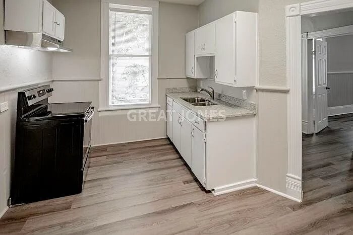 Building Photo - 2911 Beacon Ave