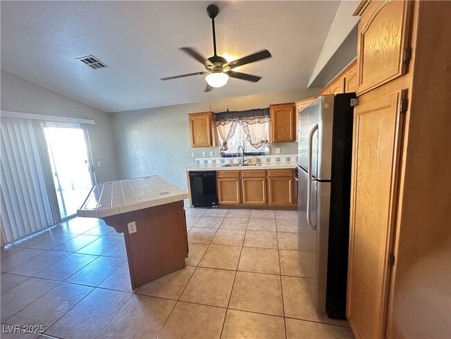 Building Photo - 4426 Cinema Ave