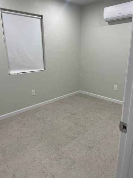 Building Photo - 23963 Lodge Dr