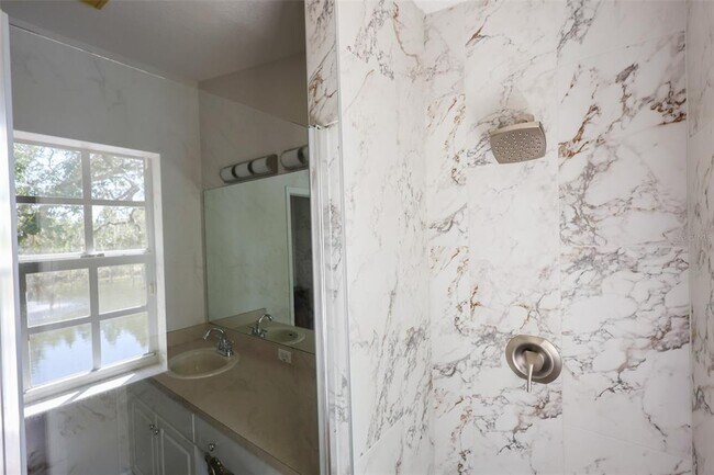 Building Photo - 611 Spring Lake Cir