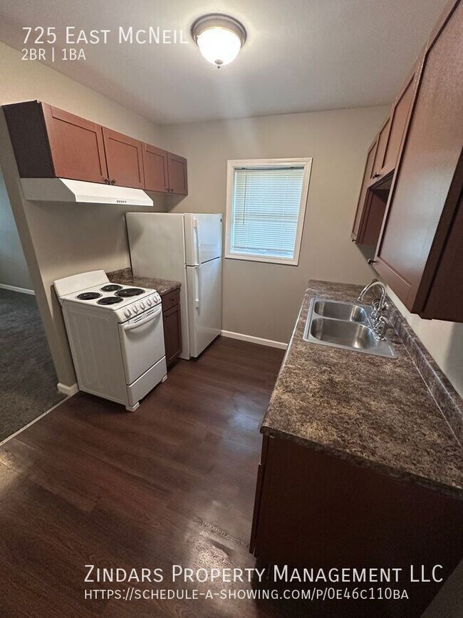 Building Photo - 725 East McNeil-5