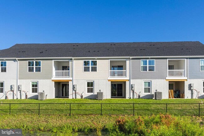 Building Photo - 4319 Southerby Dr