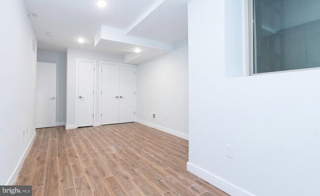 Building Photo - 1265 N Newkirk St